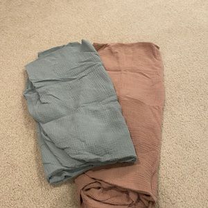 MUSHIE: Standard Size Crib Sheets x 2